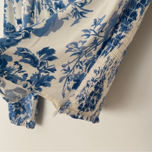 Reformation Reign Top in Olympia Blue Floral Smocked Sweetheart Long Sleeve sz 6 - Picture 8 of 8